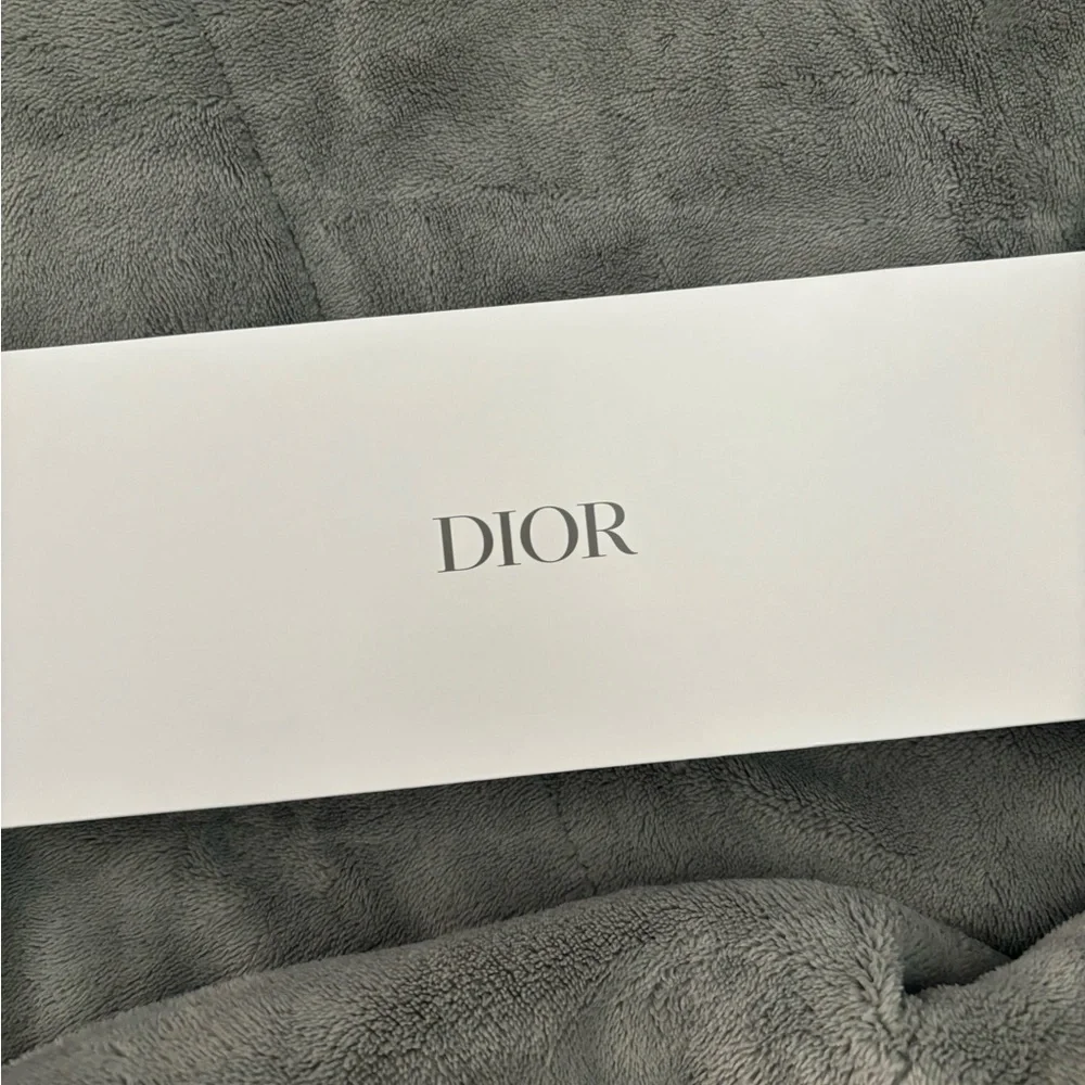 Dior Prestige Skincare and Makeup Set - Picture 4 of 4